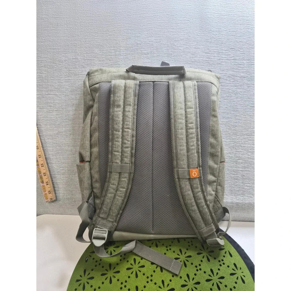 Doterra Travel Backpack Womens Green Adjustable Shoulder Straps Inner Pockets